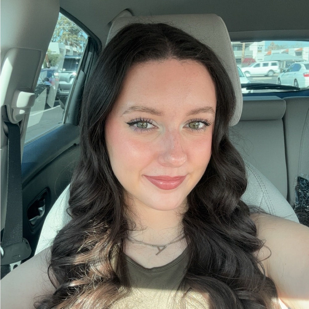 Meet your Posher, Abby